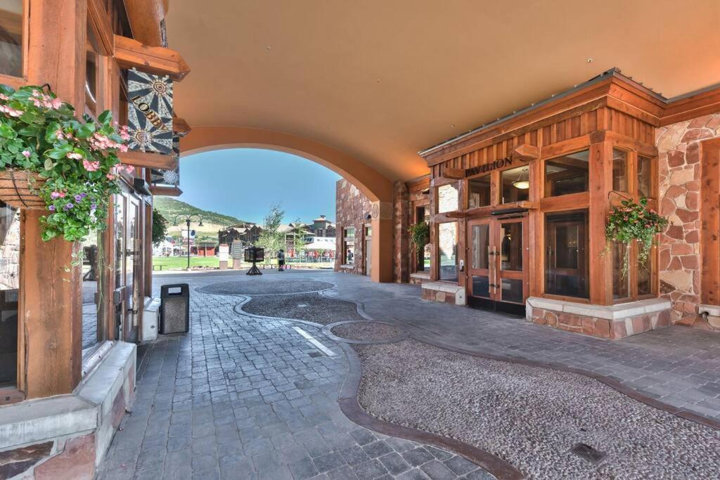 Ski In Ski Out Conde Nast And Forbes Award Winner One Bedroom Pool Hot Tub Gym 415B Park City Exterior photo