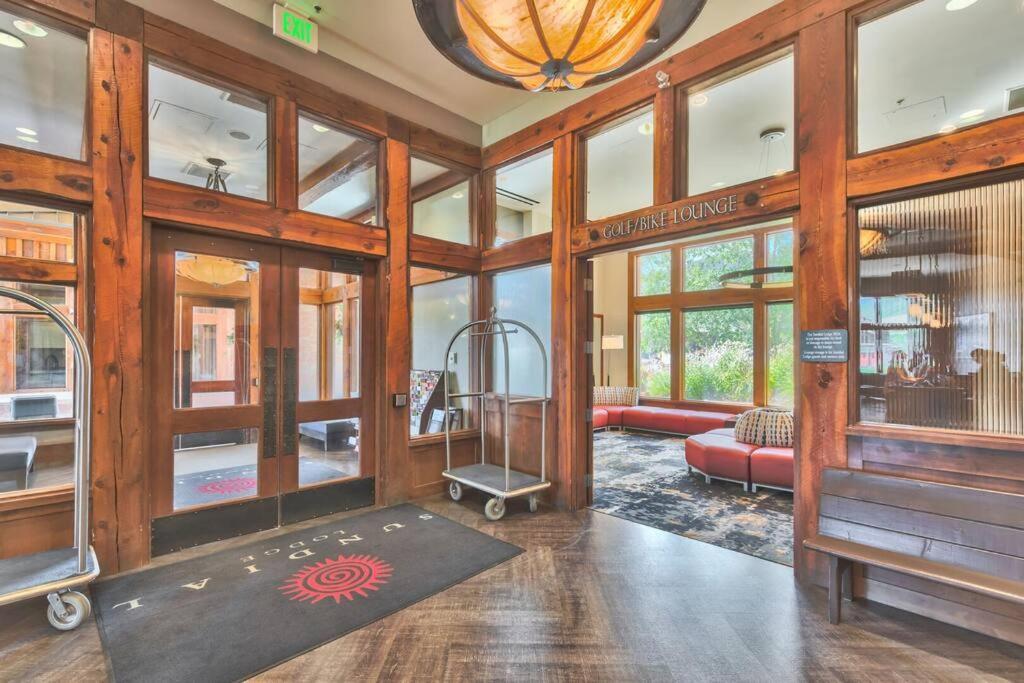 Ski In Ski Out Conde Nast And Forbes Award Winner One Bedroom Pool Hot Tub Gym 415B Park City Exterior photo